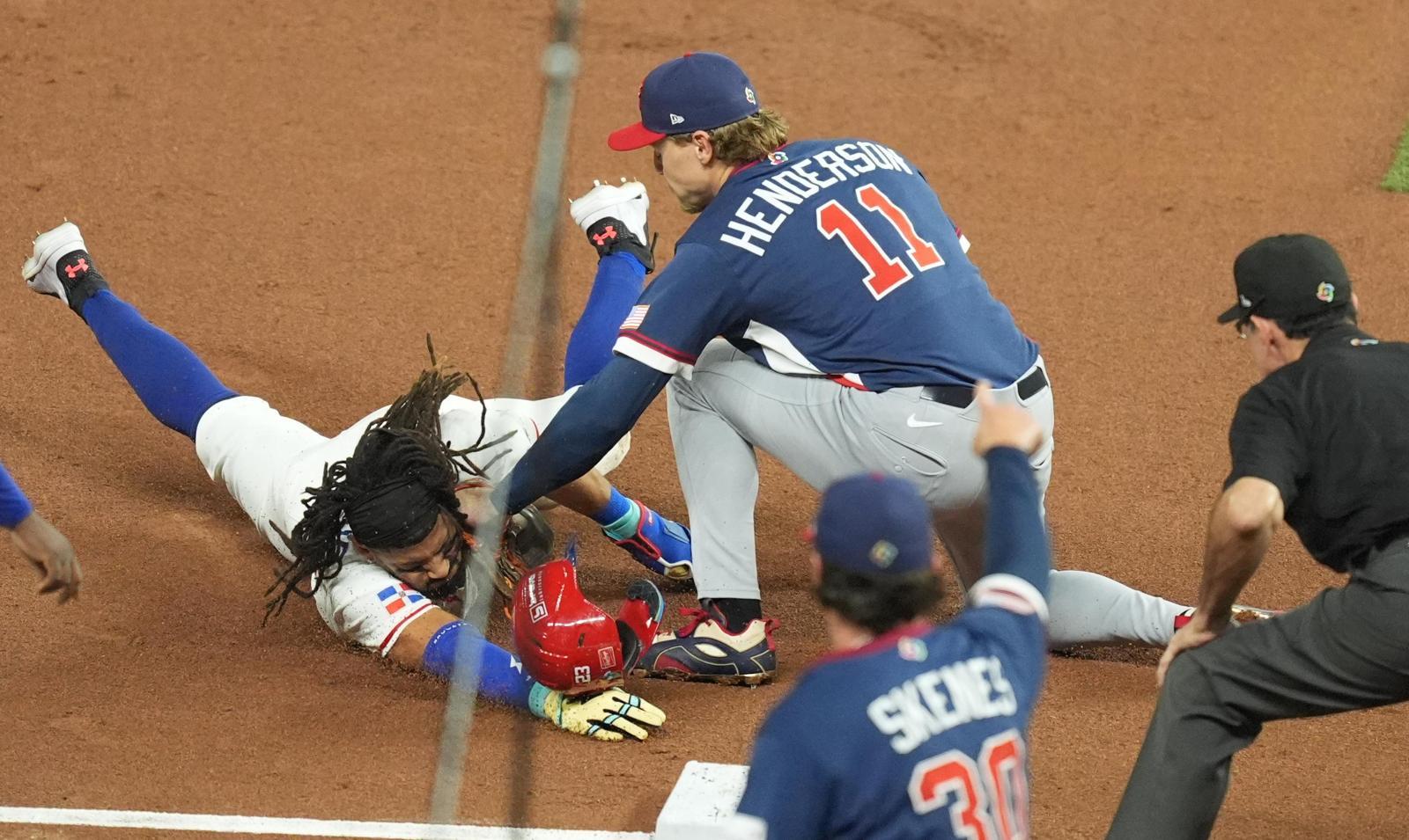 ‘기사회생’ 美, 벌떼 마운드 통했다… 도미니카共 핵타선 누르고 결승행