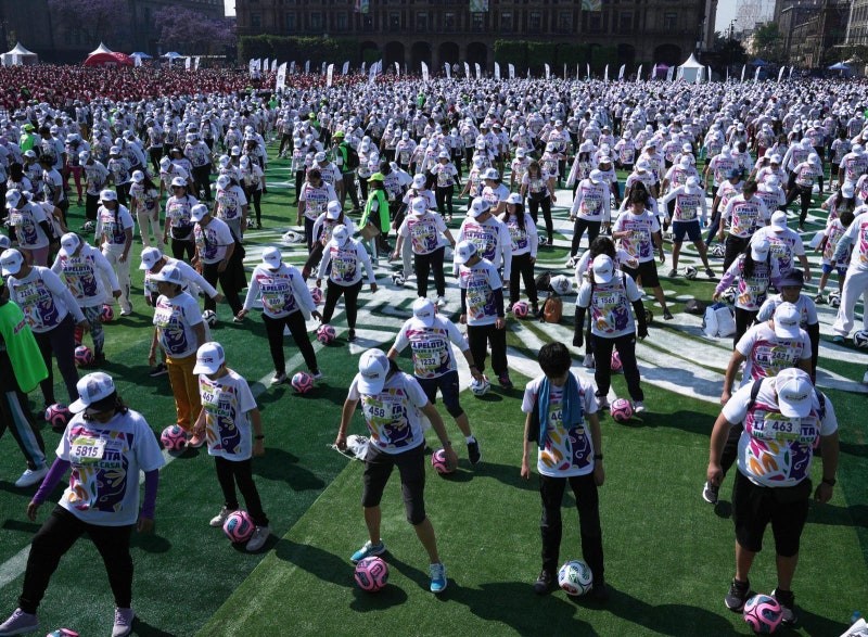 월드컵 개최 앞둔 멕시코, ‘9500명 축구강습’ 기네스 등재