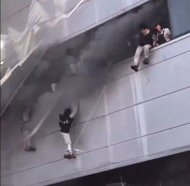 불길 피해 2,3층서 필사의 탈출… “실종 14명 2층 휴게실 갇힌듯”