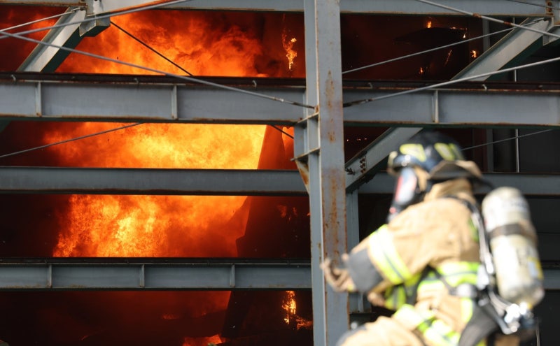 대전 車부품 공장 화재… 1명 심정지, 13명 연락두절