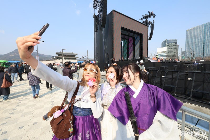 오늘 밤 8시, 전세계 시선 광화문에 쏠린다