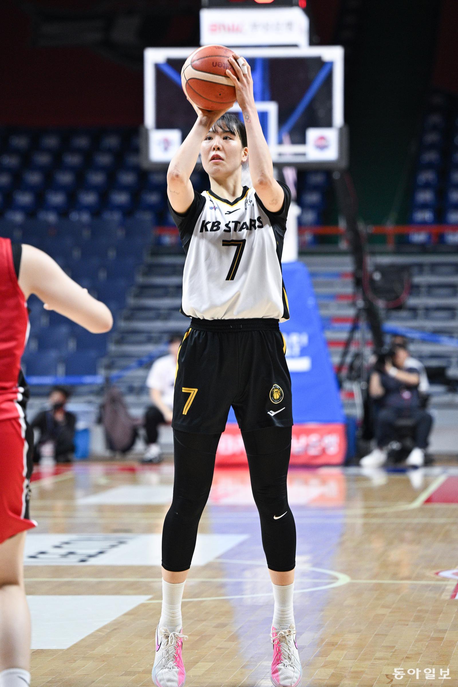 KB Stars Với Park Ji-Soo Trở Lại, Đoạt Ngôi Vô Địch WKBL Sau 2 Năm