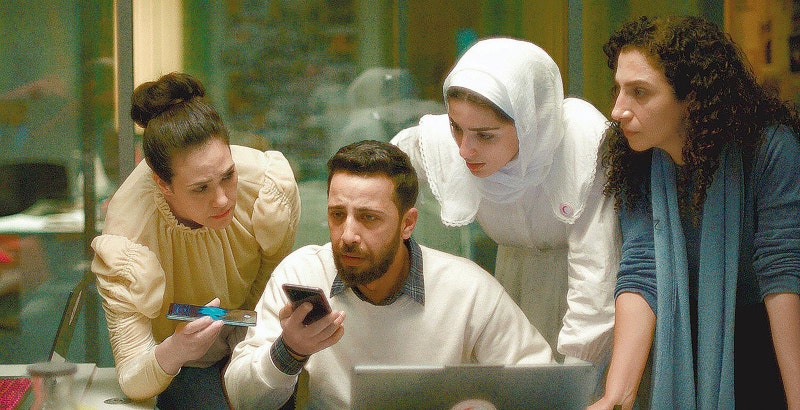 홀로 살아남은 아이 “와주세요”, 듣고도 못 구한 ‘전쟁의 비극’