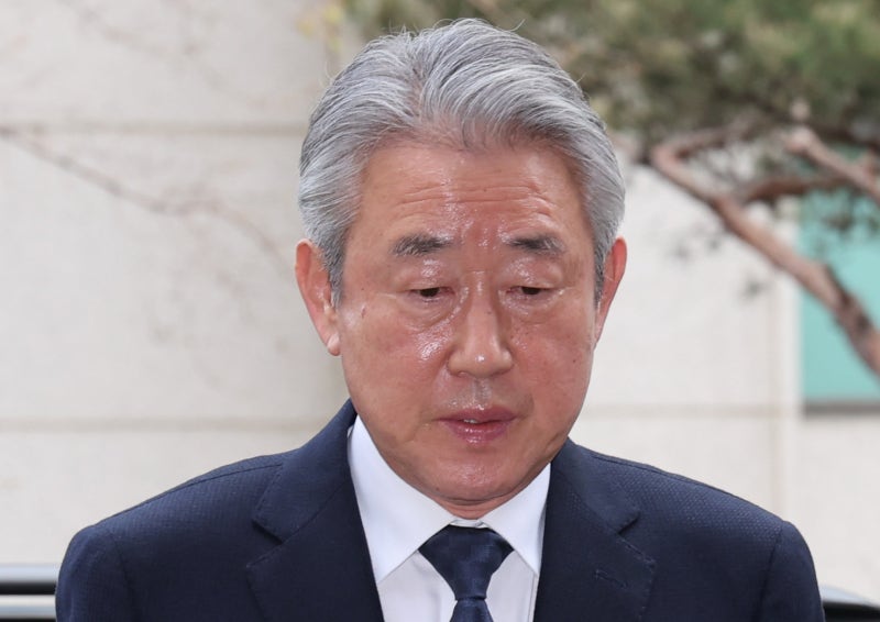 ‘1억 수수’ 의혹 강호동 농협회장, 첫 피의자 조사