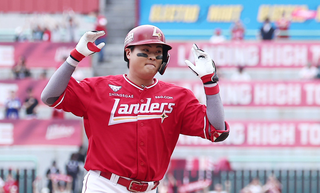 4연승 SSG, 1018일만에 단독 선두