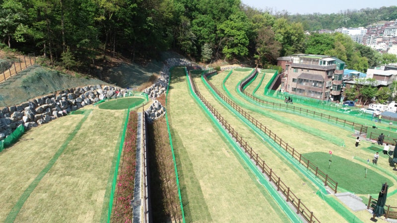 관악 “산지형 파크골프 공짜로 치세요”…중랑 “구립파크골프장 야간 개장해요”