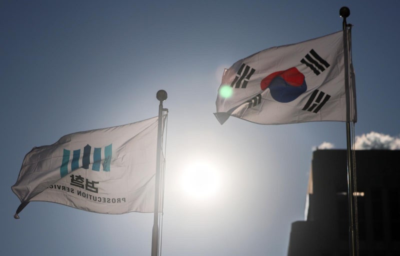 “일선 검찰청, 검사보육원 아니면 요양원”… ‘허리’ 대거 떠난 檢, 초임-간부들만 남아