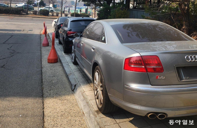 수출용 중고차 주차장 된 송도유원지