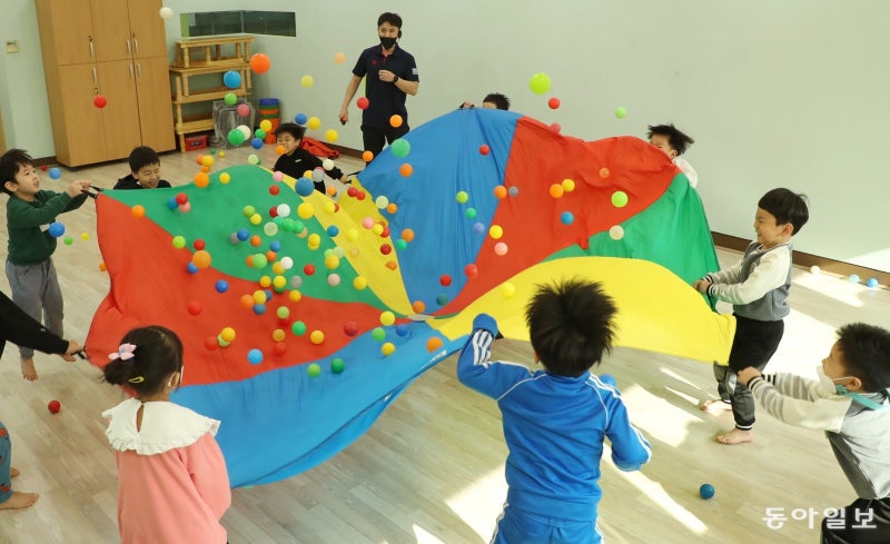 10대 위기 대응 최전선, 학교 상담 재설계해야[내 생각은/류영철]