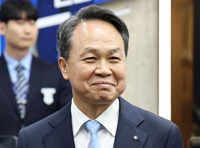 진옥동 “향후 5∼10년 투자 확대 적기” ROE 개선 강조