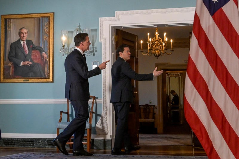 “트럼프, 이란 전쟁에 협조 안한 나토국서 미군 철수 검토”