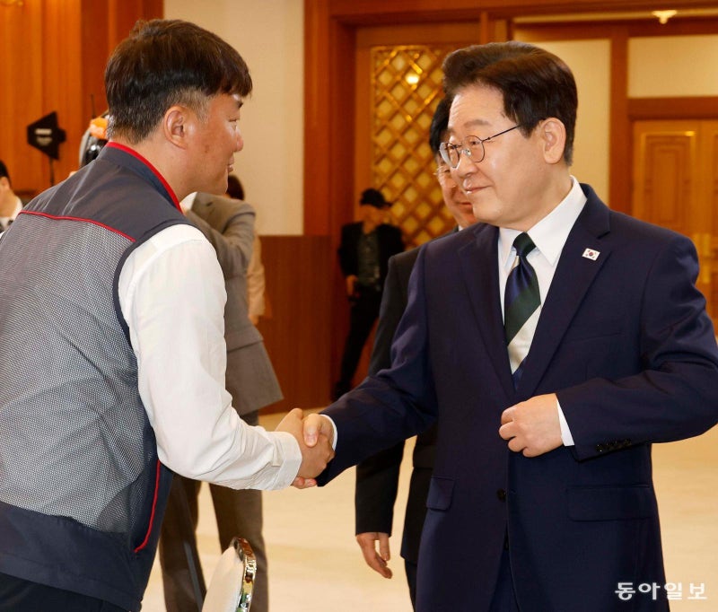 李, 비정규직 2년 기간제법에 “사실상 고용금지법 대안 필요”