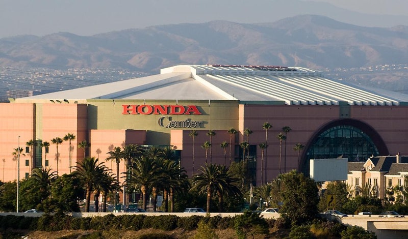 LA 올림픽 경기장 간판에도 기업명… 130년 역사상 첫 판매