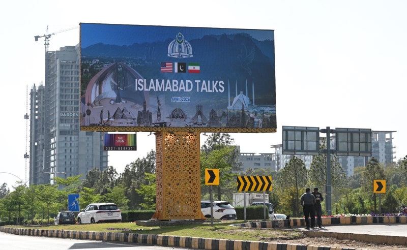 트럼프 “이란, 합의 안하면 고통”… 이란 “레바논 공격 멈춰라”