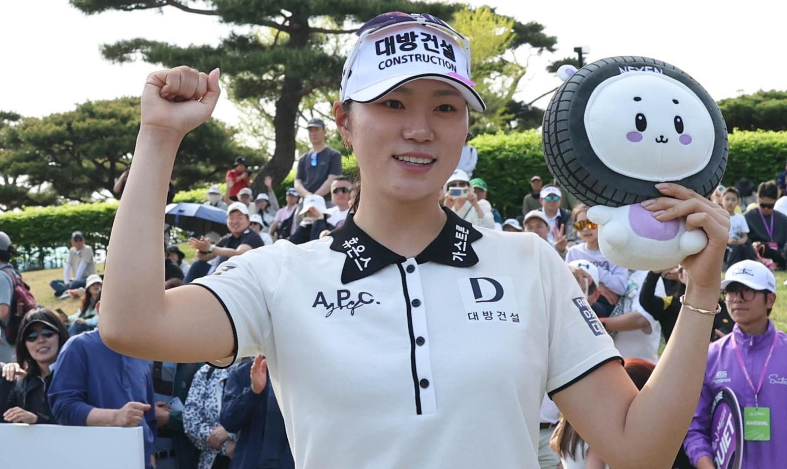 보기 없이 버디 16개… 김민선 사흘내내 완벽 샷