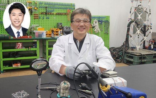 KAIST 기계공학과 이필승 교수(가운데),배준한 석사 졸업생(KAIST 제공)