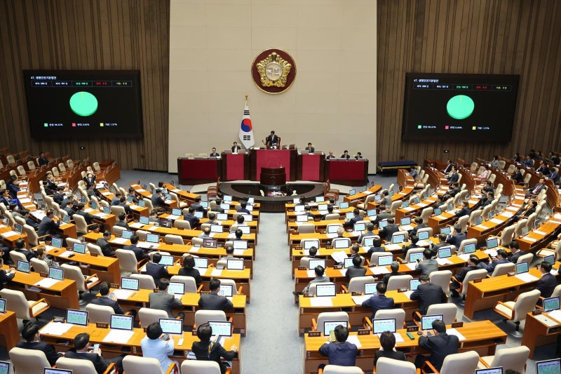 ‘1회 악성민원도 교육활동 침해’ 교권강화 법안 본회의 통과