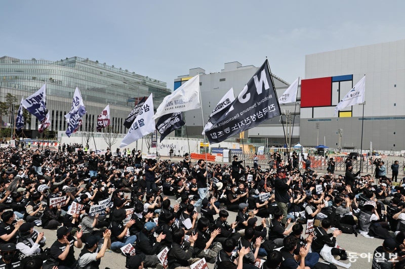 삼성 제1노조 한달새 4000여명 탈퇴… ‘과반 지위’ 흔들