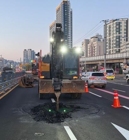 부산 대심도 지하차도 인근 한달만에 또 지반 침하