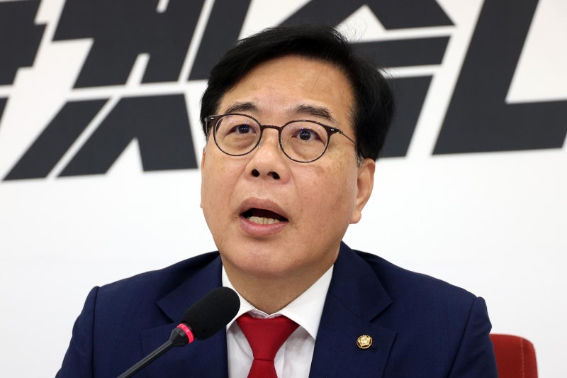 정청래 “송언석, 광주에 더러워서 안 간다 해”… 宋측 “서러워서라고 해, 허위 유포 법적 대응”