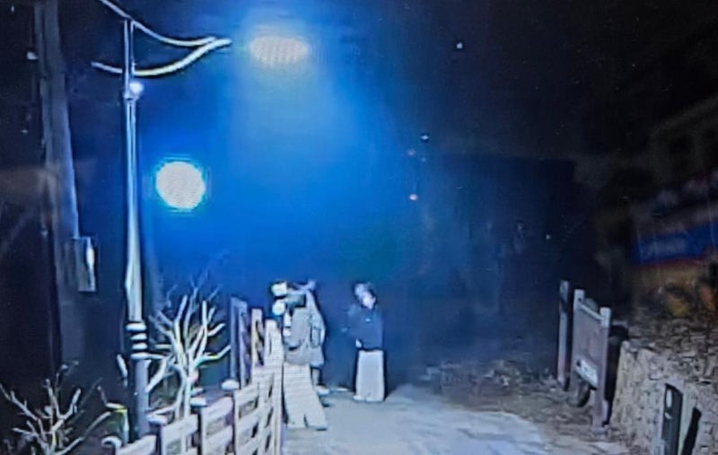 ‘귀신 관광’ 몰리는 비극의 현장…“유족 가슴 찢어져”
