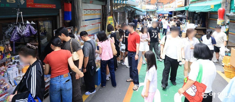 “싸고 힙해요” 2030 핫플된 동묘… 검색량 성수-연남 넘어섰다