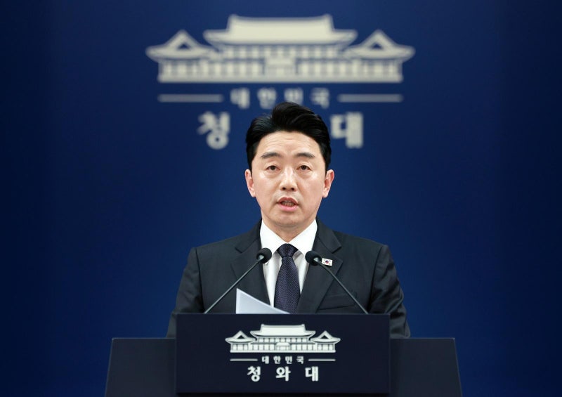 靑 “악성 반복 민원, 개인 아닌 기관 차원 대응하라”