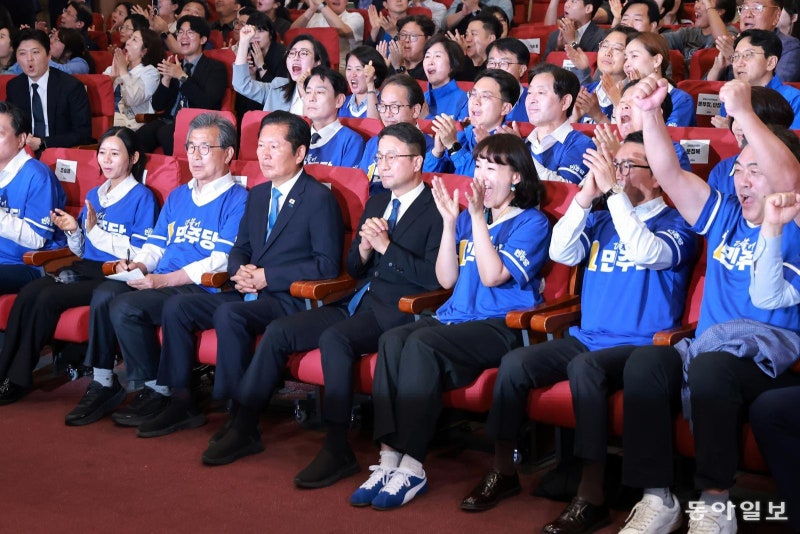 [사설]압승한 與… 더 겸손하고 더 절제해야
