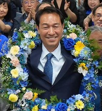 우상호 초접전 승리, 與 4년만에 강원지사 탈환