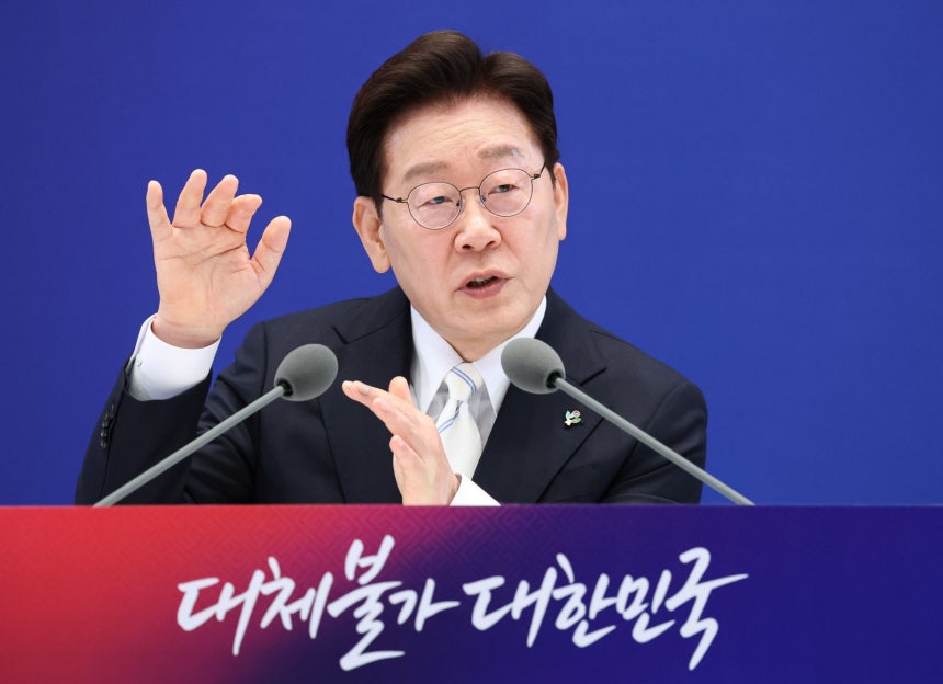 이재명 대통령이 8일 청와대 영빈관에서 열린 취임 1주년 기자회견 ‘대체불가 대한민국’에서 발언하고 있다. 2026.06.08 뉴시스