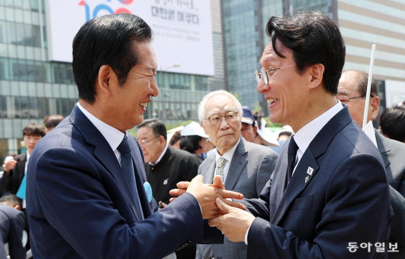 정청래 “의총 생중계하자”… 친청-친명 지방선거 책임 격돌 예고