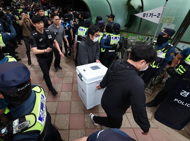 寃쎌같, 섑닾몴슜吏 遺議기 <b>꽑愿쐞 븬닔닔깋</b>媛뺤젣닔궗 李⑹닔