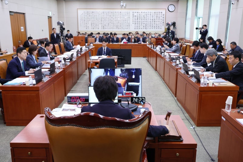 법사위원장 놓고 격돌…민주 “절대 못 넘겨” vs 국힘 “특검법 폭주 견제”
