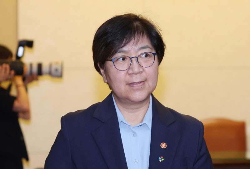 정은경 “탈모에 건보 적용 실무검토 완료”…청년층 우선 지원할 듯