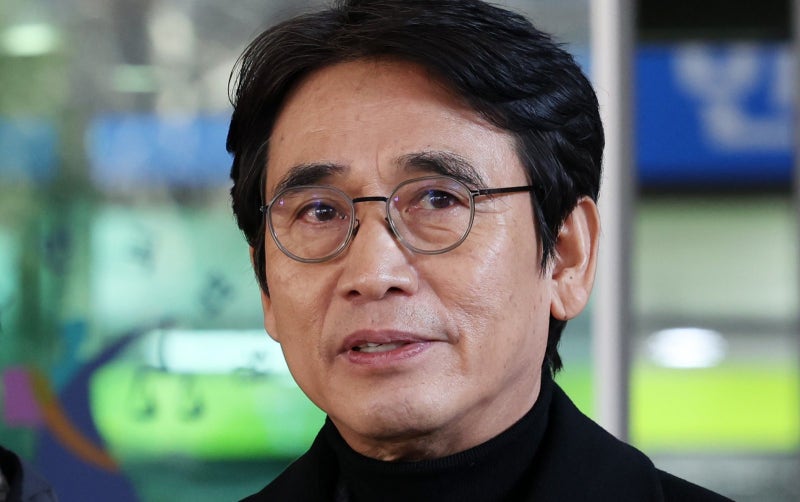 盧사위 곽상언 저격 사흘만에…유시민, 노무현 재단 떠나