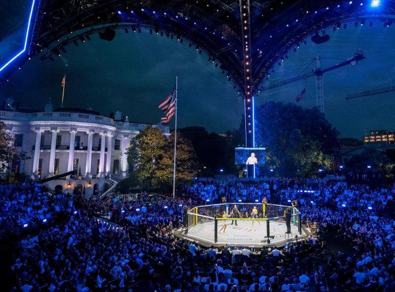 로마 황제 떠올리게 한 트럼프, 백악관 UFC 경기로 팔순 자축