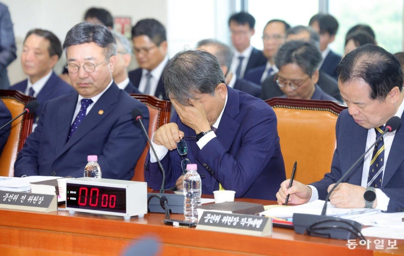 선관위, 이제서야 “투표지 100% 인쇄”… 노태악 “배우자 출장비 반납”