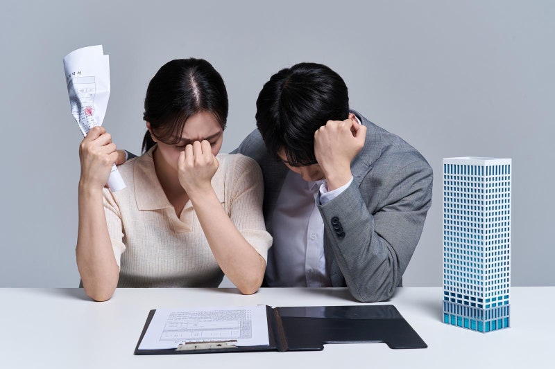 “갱신계약서 썼으니 2년 채워라?”…세입자, 이사 못 가나 [집과법]
