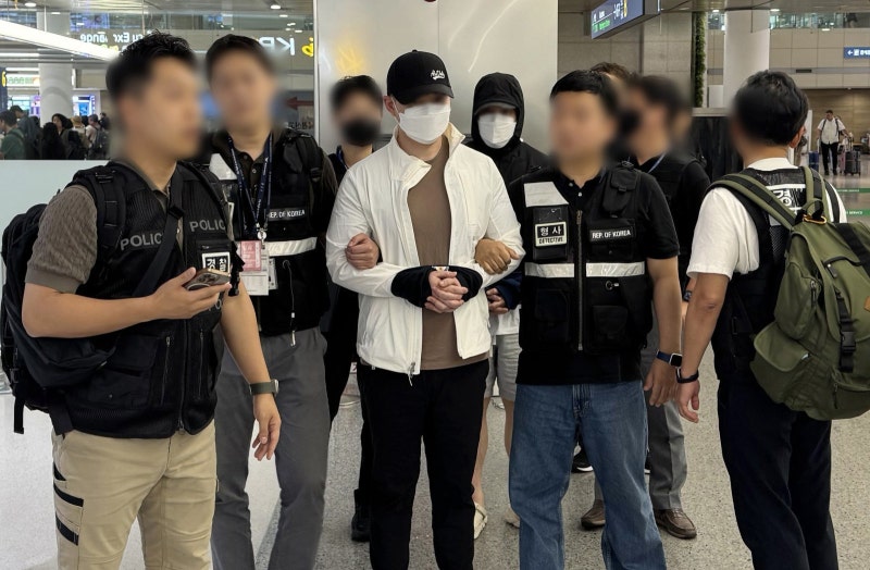 4.8조 도박사이트 운영자 12년만에 송환… 중고생 동원 또다른 총책도 UAE서 검거