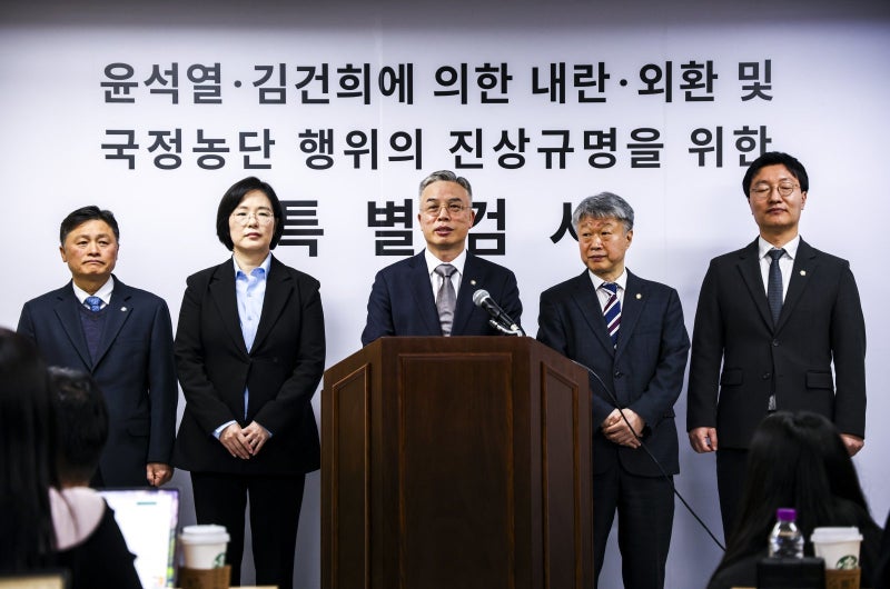 종합특검 입건되자 입 닫은 군인들… “내란 재판에 악재 우려”