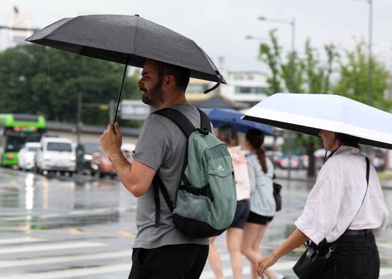 전국 곳곳 150 집중호우 예보…<b>산사태 위기경보</b> ‘관심’→‘주의’...