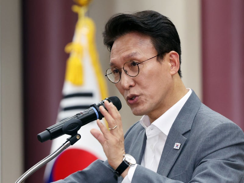 ‘감기약’ 글 또 올린 <b>이성윤</b>…“당원과 국민이 궁금” 김민석 겨냥