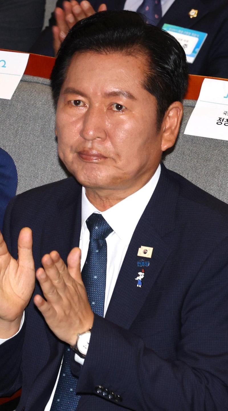 정청래 “당대표 로망 발언이 자기 정치” 김민석 “어떤게 폐해인지 토론하자”