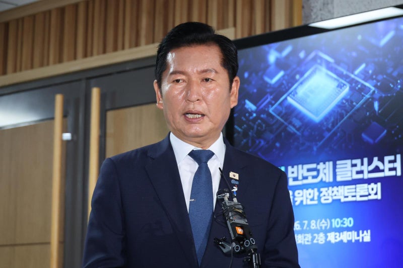 정청래 “선호투표제 당헌-당규 위반” 하루만에 입장 바꿔… 친청도 철회 요구