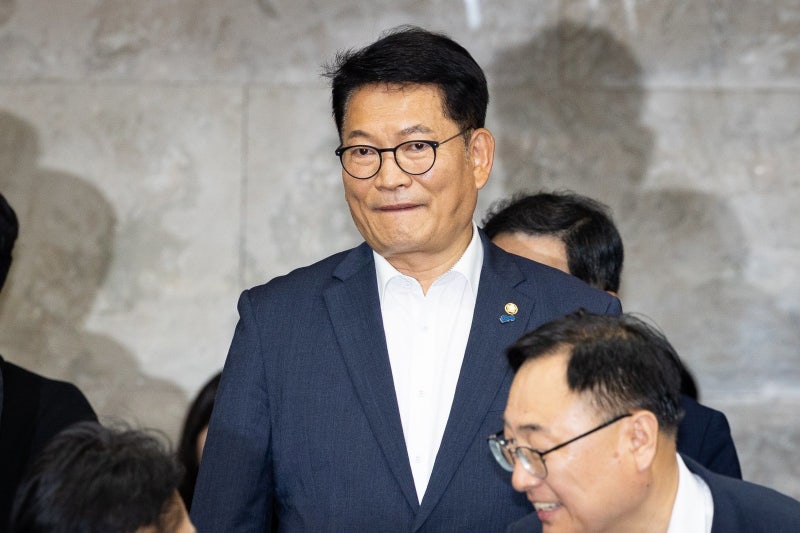 <b>송영길</b> “<b>정청래</b>, 먼저 의원 됐다고 李를 깔보는 느낌”