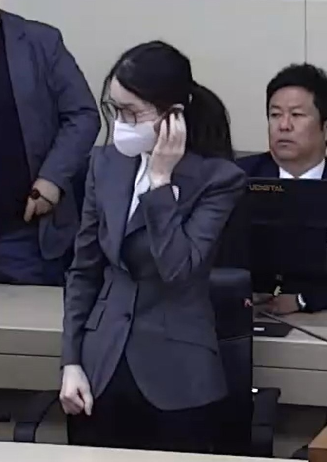 [속보]대법, <b>김건희 선고</b> 하루 앞두고 전격 연기…“전원합의체 회부”