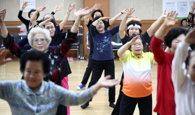한국인 기대수명 83.7년 역대 최고… 인구대비 의료 인력 OECD 바닥권