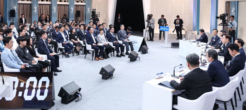李 “전세대출 엄격히 제한해야… 청년-신혼부부 등엔 핀셋 지원”