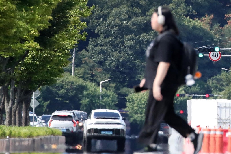 기록적 폭염에 ‘<b>삼성</b>-<b>롯데</b>, 기아-NC’ 프로<b>야구</b> 경기 취소