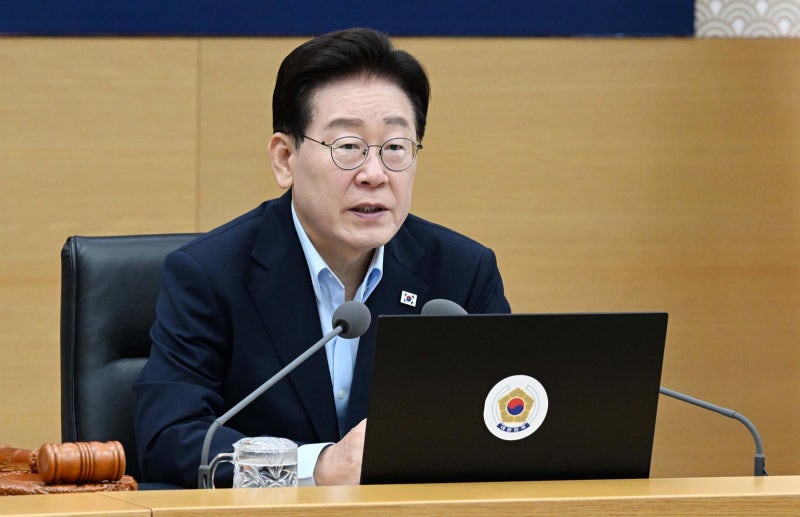 李 “세금 바꾸면 욕먹어… 반론 수용하는게 바람직”